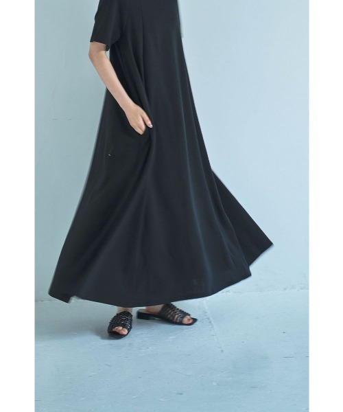 marjour（マージュール）の「SHOULDER SLIT HALF SLEEVE DRESS（ワンピース・レディース・ブラウン/ブラック・02/01）」の16枚目の写真