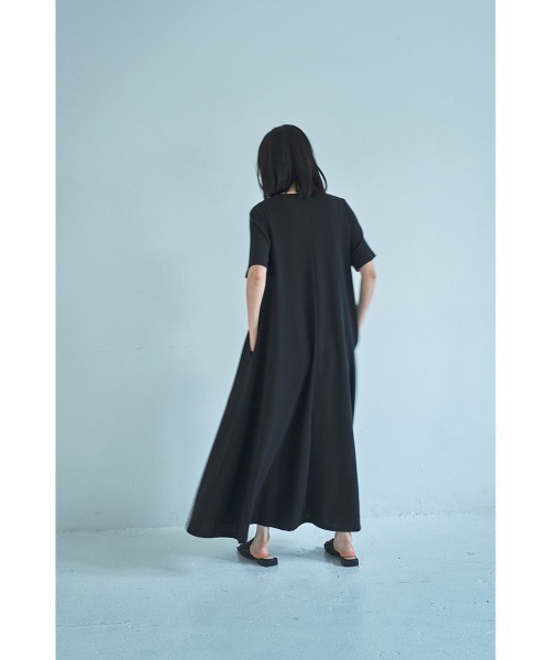 marjour（マージュール）の「SHOULDER SLIT HALF SLEEVE DRESS（ワンピース・レディース・ブラウン/ブラック・02/01）」の17枚目の写真