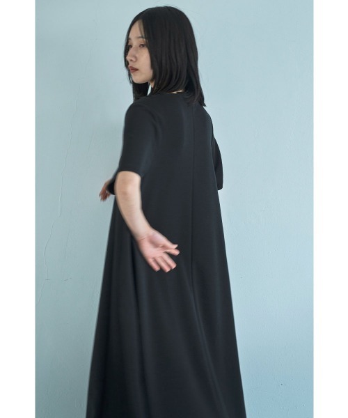 marjour（マージュール）の「SHOULDER SLIT HALF SLEEVE DRESS（ワンピース・レディース・ブラウン/ブラック・02/01）」の20枚目の写真