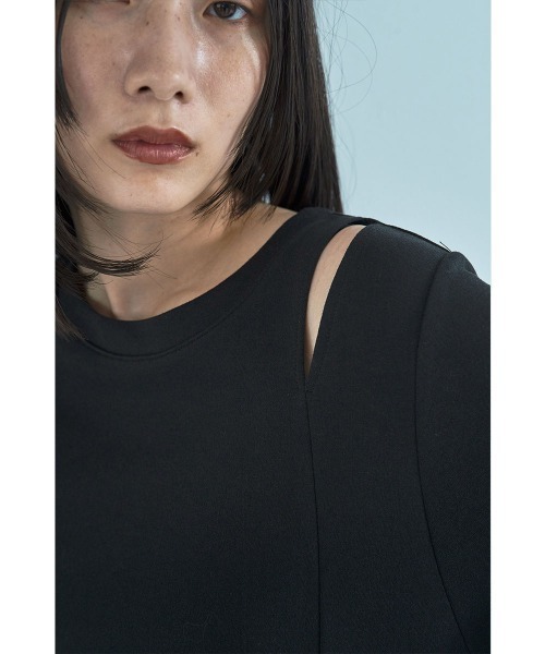 marjour（マージュール）の「SHOULDER SLIT HALF SLEEVE DRESS（ワンピース・レディース・ブラウン/ブラック・02/01）」の13枚目の写真