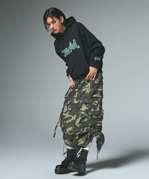 X-girl(エックスガール)の「MILLS LOGO LAYERED PATCH SWEAT HOODIE(パーカー・レディース・アッシュ/ブラック/ネイビー・S/M/L)」の14枚目の写真