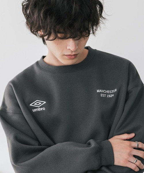 UMBRO(アンブロ)の「UMBRO 別注コラボオーバーサイズ裏起毛ロゴ刺繍ドロストスウェット(スウェット・メンズ・チャコール/ネイビー/杢グレー/ブラック・M/L/XL)」の21枚目の写真