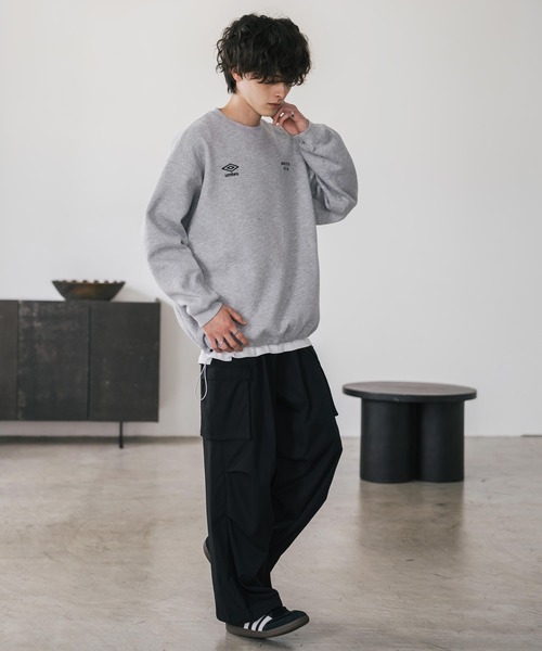 UMBRO(アンブロ)の「UMBRO 別注コラボオーバーサイズ裏起毛ロゴ刺繍ドロストスウェット(スウェット・メンズ・チャコール/ネイビー/杢グレー/ブラック・M/L/XL)」の15枚目の写真