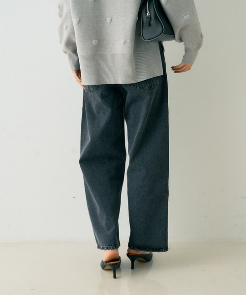 AGOLDE（エーゴールドイー）の「【AGOLDE/エーゴールドイー】ARC JEAN IN SYMBOLIC クロップド丈デニム（デニムパンツ・レディース・ブラック・24/26/25）」の8枚目の写真