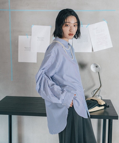 LEPSIM（レプシィム）の「《オフィスライン》タックボリュームスリーブシャツ　582126（シャツ/ブラウス・レディース・オフホワイト/ブルー/ストライプ・FREE）」の9枚目の写真