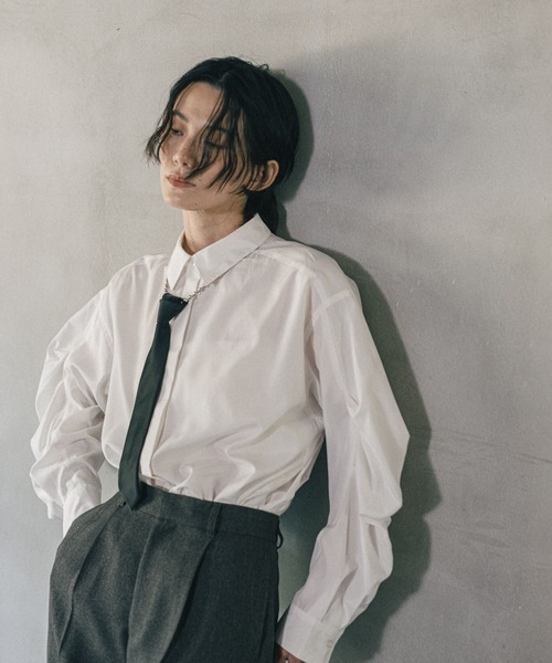 LEPSIM（レプシィム）の「《オフィスライン》タックボリュームスリーブシャツ　582126（シャツ/ブラウス・レディース・オフホワイト/ブルー/ストライプ・FREE）」の13枚目の写真