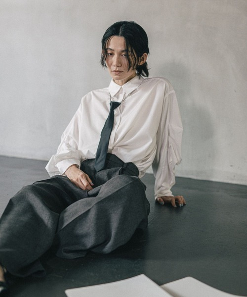 LEPSIM（レプシィム）の「《オフィスライン》タックボリュームスリーブシャツ　582126（シャツ/ブラウス・レディース・オフホワイト/ブルー/ストライプ・FREE）」の17枚目の写真