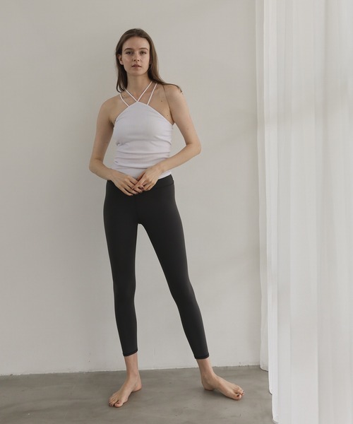 Julier Yoga and Relax(ジュリエヨガアンドリラックス)の「Julier リブクロスキャミソール(キャミソール・レディース・ホワイト/ネイビー/ブラウン・0/1)」の6枚目の写真