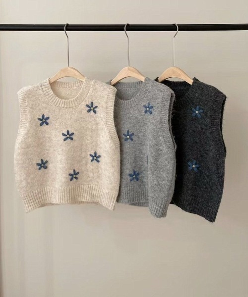Ritzy(リッツィー)の「フラワー刺繍 ニットベスト(ベスト・レディース・ライトベージュ/ダークグレー/グレー・FREE)」の6枚目の写真