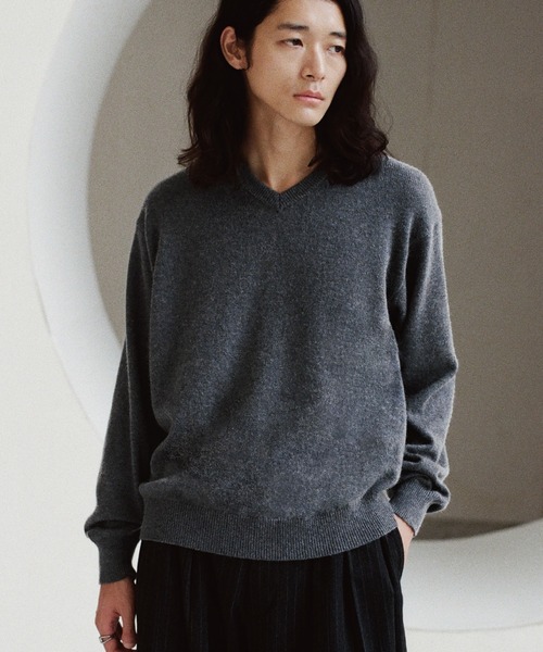 WYM LIDNM（ウィム バイ リドム）の「FOX BLEND STANDARD KNIT(V-NECK / CREW-NECK)（ニット/セーター・メンズ・アッシュブラウン/ホワイト系/ブルーグレー/ブラウン系2/ブラウン系/チャコール/レッド/グレー系・L/M/S）」の19枚目の写真