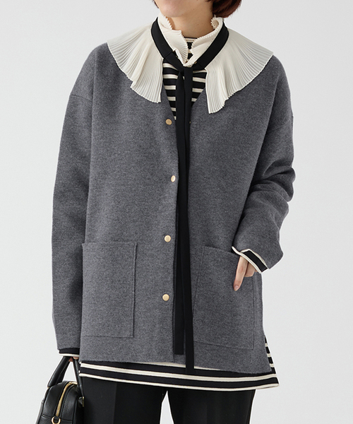 IENA(イエナ)の「ドットボタンVネックカーディガン(カーディガン/ボレロ・レディース・ブラック/グレー/チャコールグレー・FREE)」の3枚目の写真