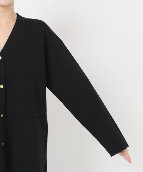 IENA(イエナ)の「ドットボタンVネックカーディガン(カーディガン/ボレロ・レディース・ブラック/グレー/チャコールグレー・FREE)」の13枚目の写真