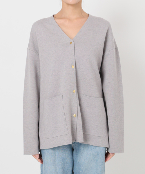 IENA(イエナ)の「ドットボタンVネックカーディガン(カーディガン/ボレロ・レディース・ブラック/グレー/チャコールグレー・FREE)」の20枚目の写真