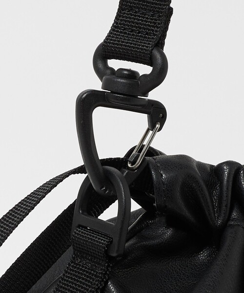 BAICYCLON by Bagjack（バイシクロン バイ バグジャック）の「＜BAICYCLON＞レザーライク ドロー ストリング 巾着 バッグ（ショルダーバッグ・メンズ・ブラック・FREE）」の9枚目の写真