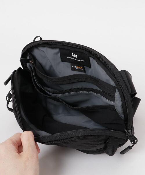Aer(エアー)の「Aer Day Sling3(ボディバッグ/ウエストポーチ・メンズ・ブラック・FREE)」の7枚目の写真