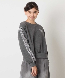 a.v.v（アーヴェヴェ）の「[100-160]【WEB限定商品/裏起毛/チュールフリル/ワンポイント刺繍/クロップド丈】チュールスリーブクロップドトレーナー（スウェット）」