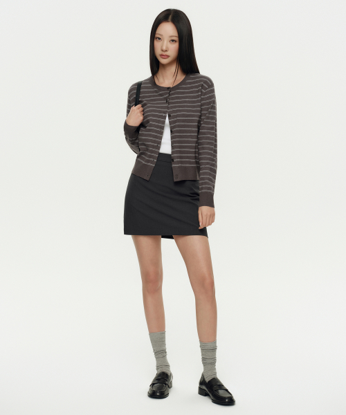 MUSINSA STANDARD WOMAN(ムシンサスタンダードウーマン)の「レディースベーシックミニスカート【グレー】(スカート・レディース・その他・SMALL/MEDIUM/LARGE/X-SMALL)」の2枚目の写真