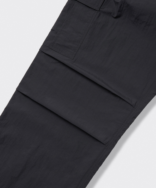 MUSINSA STANDARD（ムシンサスタンダード）の「ナイロンワンタックパラシュートカーゴパンツ[ダークグレー]（スウェットパンツ・メンズ・その他・40/26/28/38/42/36/34/32/30）」の3枚目の写真