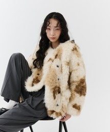 NUJOH（ヌゾ）の「Fuzzy Nuance Faux Fur Jacket / ファジーニュアンスフェイクファージャケット（ノーカラージャケット）」
