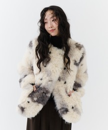 NUJOH（ヌゾ）の「Fuzzy Nuance Faux Fur Jacket / ファジーニュアンスフェイクファージャケット（ノーカラージャケット）」