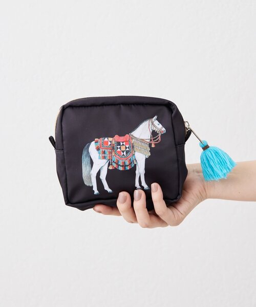 ear PAPILLONNER(イアパピヨネ)の「sampo×earホースポーチ(ポーチ・レディース・ブラック/キャメル・FREE)」の9枚目の写真