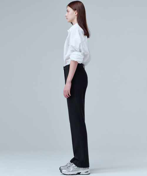 MALOUPE(マロップ)の「2132 クロップストレートパンツ (ブラック)(スラックス・レディース・ブラック・28/30/26)」の4枚目の写真