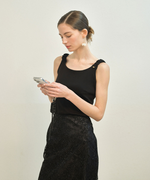 MAYVERU（メイバーユー）の「Cookie Wrinkle Sleeveless T-Shirt _ Black（Tシャツ/カットソー・レディース・ブラック・FREE）」の2枚目の写真