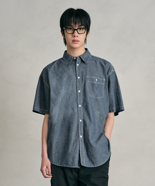 DECET(デケト)の「シャンブレーオーバーショートシャツ DCSH012ブルー(シャツ/ブラウス・メンズ・その他・SMALL/MEDIUM/LARGE)」の2枚目の写真
