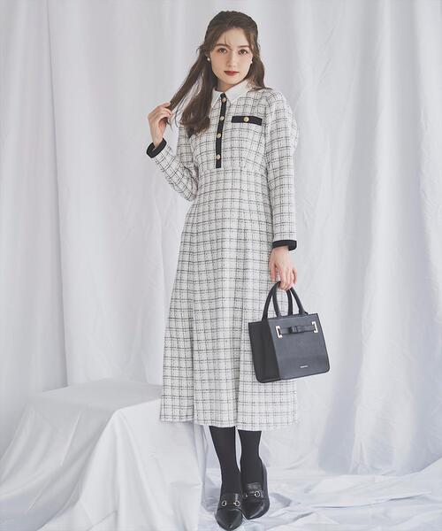 SWINGLE（スウィングル）の「バイカラー衿金ボタンデザインワンピース