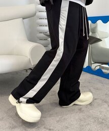 サイドラインワイドバルーンスウェットパンツ(ブラック&クリーム)