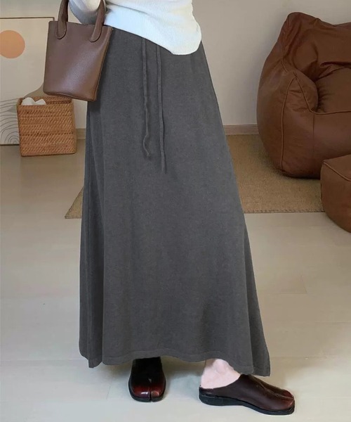 DAY CLOSET(デイ クローゼット)の「【ロング丈/ゴム入り/調節紐付き】大人っぽ Aライン ニュアンスタイトニットスカート(スカート・レディース・ライトベージュ/ブラック/ダークグレー/ダークブラウン・FREE)」の6枚目の写真