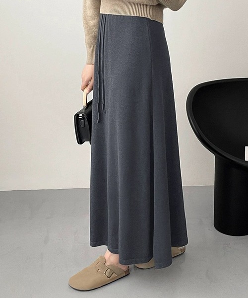 DAY CLOSET(デイ クローゼット)の「【ロング丈/ゴム入り/調節紐付き】大人っぽ Aライン ニュアンスタイトニットスカート(スカート・レディース・ライトベージュ/ブラック/ダークグレー/ダークブラウン・FREE)」の8枚目の写真