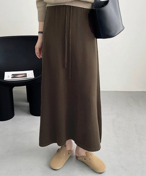 DAY CLOSET(デイ クローゼット)の「【ロング丈/ゴム入り/調節紐付き】大人っぽ Aライン ニュアンスタイトニットスカート(スカート・レディース・ライトベージュ/ブラック/ダークグレー/ダークブラウン・FREE)」の9枚目の写真