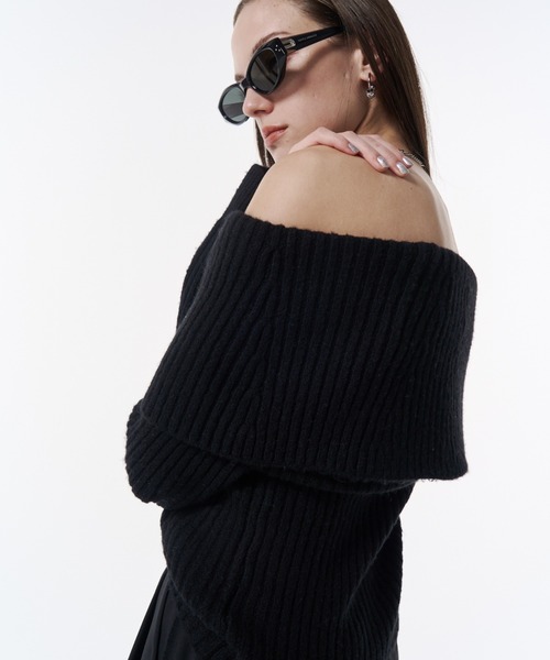 JOSE MOON（ジョゼムーン）の「OFF SHOULDER BULKY KNIT/オフショルダーバルキーニット（ニット/セーター・レディース・グレー/ベージュ/ブラック・FREE）」の7枚目の写真