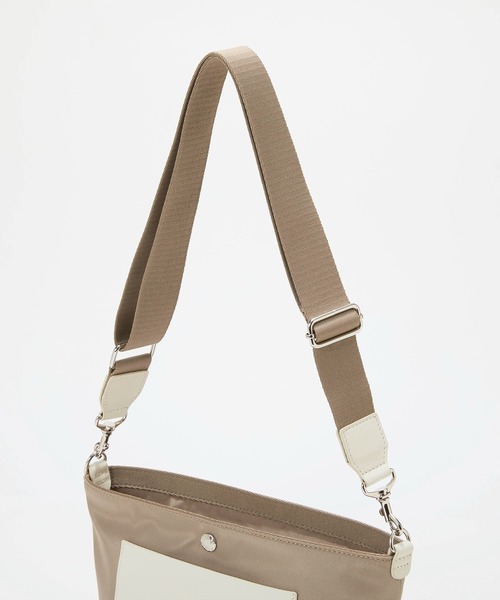 Breath TOPKAPI(ブレストプカピ)の「【Breath TOPKAPI sis】【WEB限定】ナイロン レザーポケット ミニ ショルダーバッグ 軽量 / CALM カーム(ショルダーバッグ・レディース・カーキ/ブラック/ベージュ/グレー・FREE)」の12枚目の写真