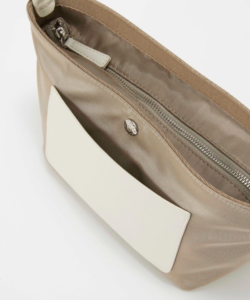 Breath TOPKAPI(ブレストプカピ)の「【Breath TOPKAPI sis】【WEB限定】ナイロン レザーポケット ミニ ショルダーバッグ 軽量 / CALM カーム(ショルダーバッグ・レディース・カーキ/ブラック/ベージュ/グレー・FREE)」の10枚目の写真