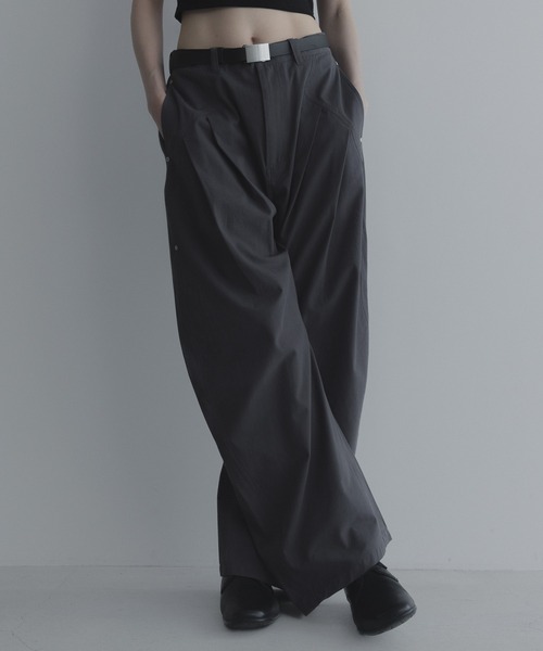 remer（リメール）の「コットンギャバタックカーブパンツ - cotton gabardine tuck curved pants（その他パンツ・メンズ・チャコールグレー/ブラック・LARGE/MEDIUM/SMALL/X-SMALL）」の10枚目の写真