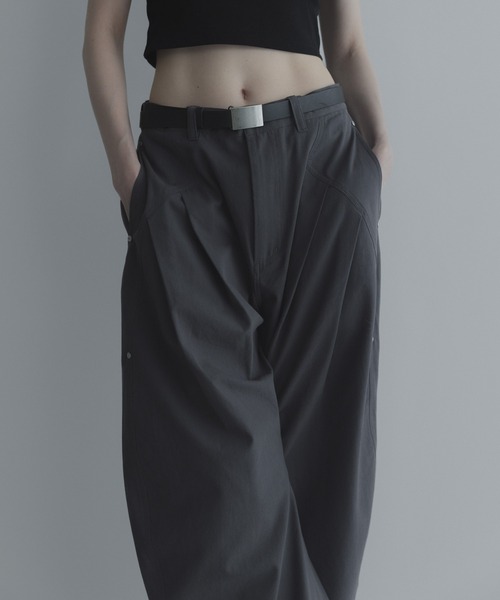 remer（リメール）の「コットンギャバタックカーブパンツ - cotton gabardine tuck curved pants（その他パンツ・メンズ・チャコールグレー/ブラック・LARGE/MEDIUM/SMALL/X-SMALL）」の13枚目の写真