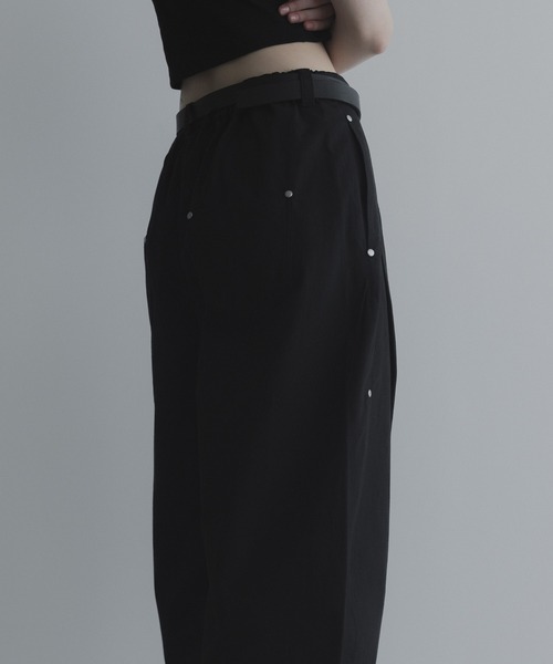 remer（リメール）の「コットンギャバタックカーブパンツ - cotton gabardine tuck curved pants（その他パンツ・メンズ・チャコールグレー/ブラック・LARGE/MEDIUM/SMALL/X-SMALL）」の8枚目の写真