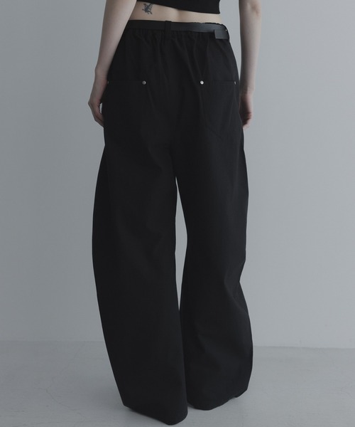 remer（リメール）の「コットンギャバタックカーブパンツ - cotton gabardine tuck curved pants（その他パンツ・メンズ・チャコールグレー/ブラック・LARGE/MEDIUM/SMALL/X-SMALL）」の5枚目の写真