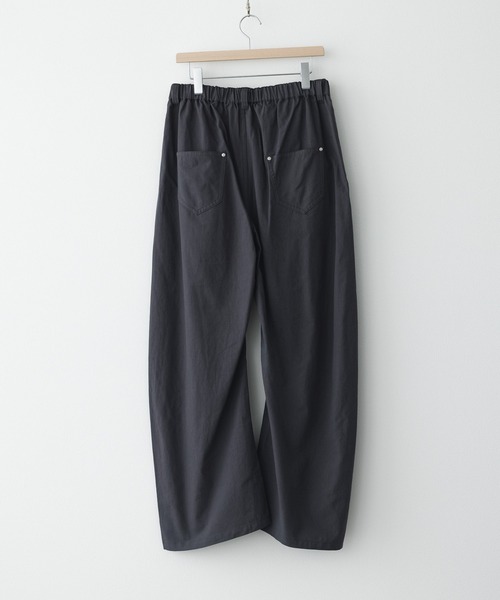 remer（リメール）の「コットンギャバタックカーブパンツ - cotton gabardine tuck curved pants（その他パンツ・メンズ・チャコールグレー/ブラック・LARGE/MEDIUM/SMALL/X-SMALL）」の19枚目の写真