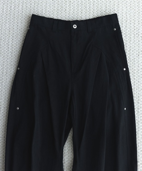 remer(リメール)の「コットンギャバタックカーブパンツ - cotton gabardine tuck curved pants(その他パンツ・メンズ・チャコールグレー/ブラック・LARGE/MEDIUM/SMALL/X-SMALL)」の12枚目の写真