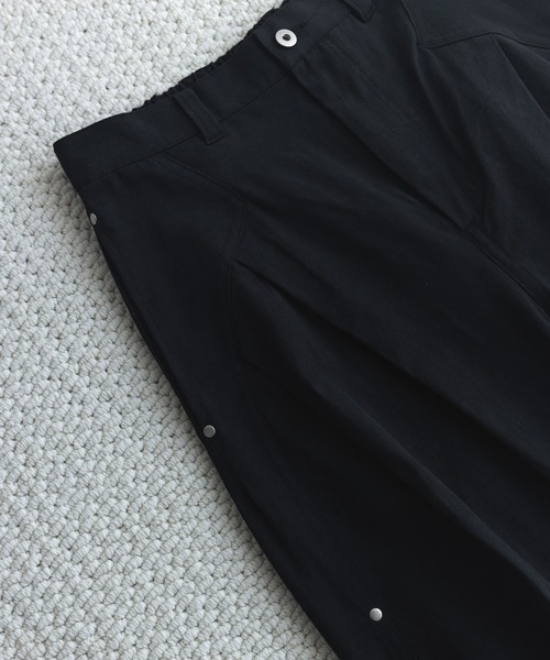 remer(リメール)の「コットンギャバタックカーブパンツ - cotton gabardine tuck curved pants(その他パンツ・メンズ・チャコールグレー/ブラック・LARGE/MEDIUM/SMALL/X-SMALL)」の14枚目の写真