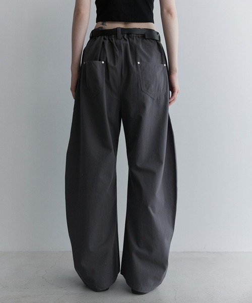 remer(リメール)の「コットンギャバタックカーブパンツ - cotton gabardine tuck curved pants(その他パンツ・メンズ・チャコールグレー/ブラック・LARGE/MEDIUM/SMALL/X-SMALL)」の21枚目の写真