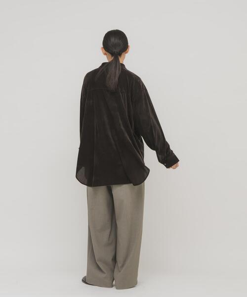 KBF（ケイビーエフ）の「シアーベロアルーズシャツ（シャツ/ブラウス・レディース・ダークブラウン/ブラック/アイボリー・ONE）」の19枚目の写真