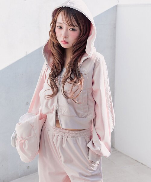 OLIVE des OLIVE(オリーブデオリーブ)の「袖ラインコンパクトパーカー(Tシャツ/カットソー・レディース・ピンク/トップグレー/ブラック・FREE)」の1枚目の写真