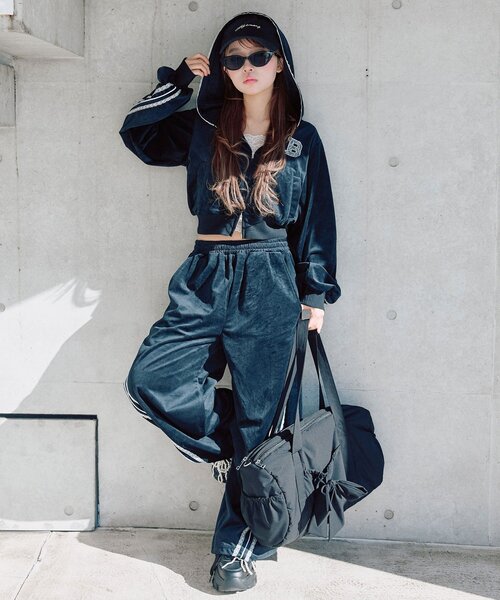 OLIVE des OLIVE(オリーブデオリーブ)の「袖ラインコンパクトパーカー(Tシャツ/カットソー・レディース・ピンク/トップグレー/ブラック・FREE)」の11枚目の写真