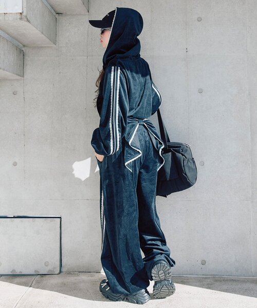 OLIVE des OLIVE(オリーブデオリーブ)の「袖ラインコンパクトパーカー(Tシャツ/カットソー・レディース・ピンク/トップグレー/ブラック・FREE)」の12枚目の写真