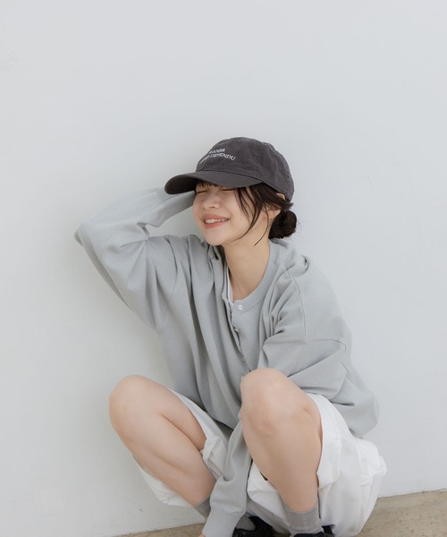 flaner（フラネ）の「Loose henry neck knit / ルーズヘンリーネックニット（ニット/セーター・レディース・グレー/ネイビー・LARGE/MEDIUM）」の4枚目の写真