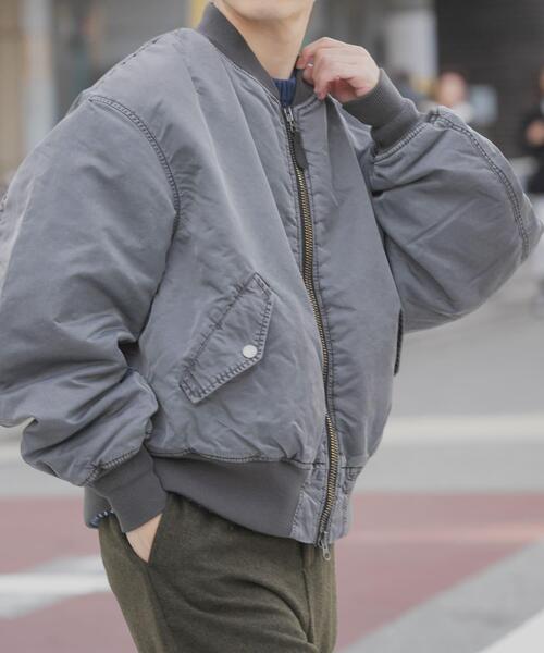 ITEMS URBANRESEARCH(アイテムズ アーバンリサーチ)の「ピグメントダイ オーバーサイズMA-1(MA-1・メンズ・カーキ/ベージュ系その他/グレー・MEDIUM/LARGE)」の11枚目の写真